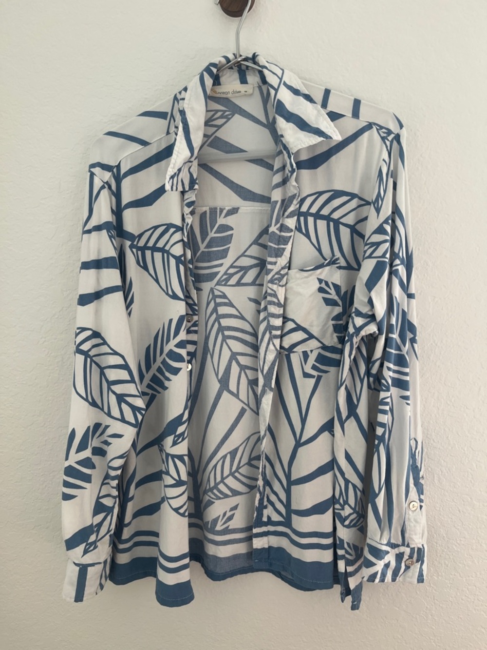Ocean Drive White and Blue Leaf-Print Button-Up Shirt - Picture 2 of 7